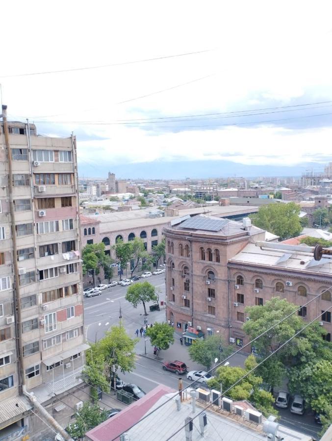 Large Apt Near Republic Square Yerevan Exterior foto